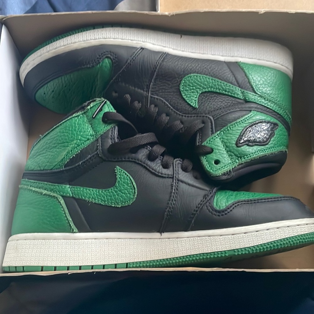 Pine Green Jordan 1